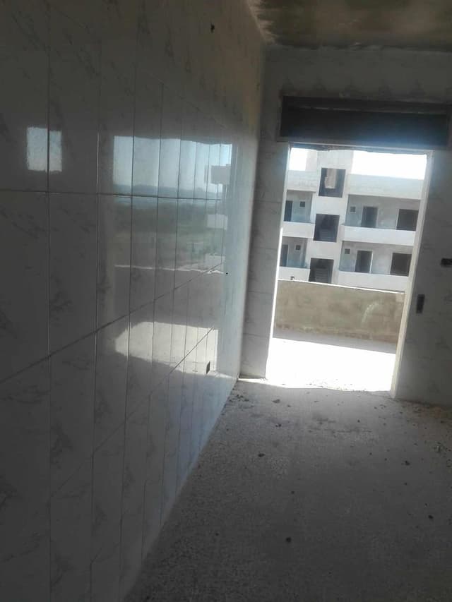 للبيع شقة سكن عمالي مساكن اسمنت البنايات  الجديدة